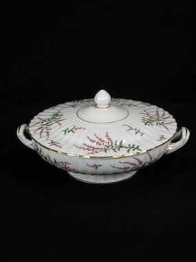 Royal Worcester DUNROBIN colorful bone china lidded vegetable bowl